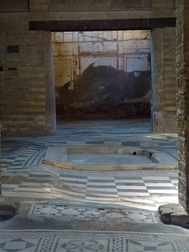 Impluvium casa dell'atrio a mosaico Ercolano