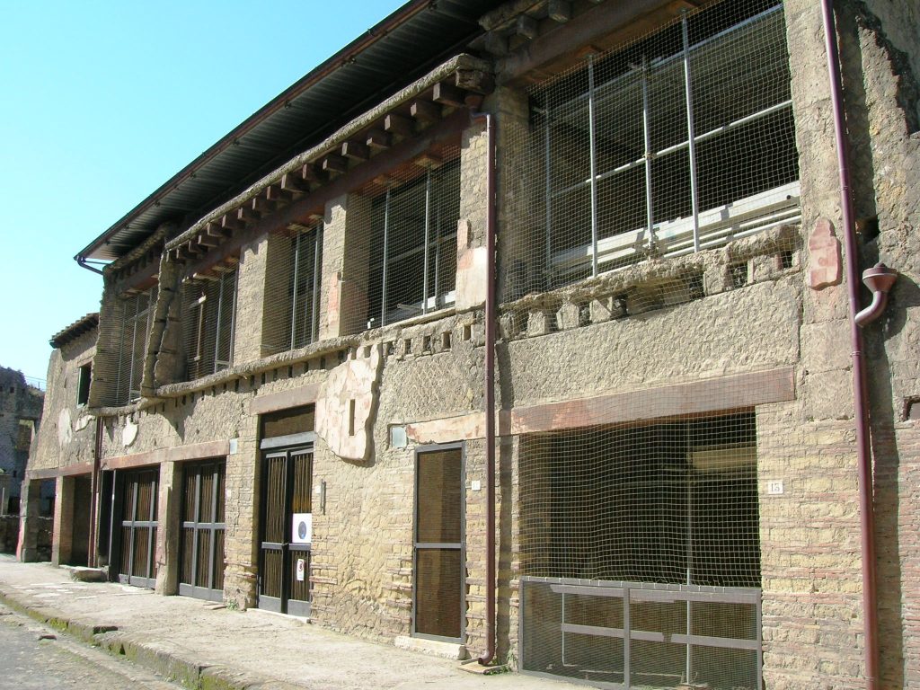 I due piani della casa del Bicentenario