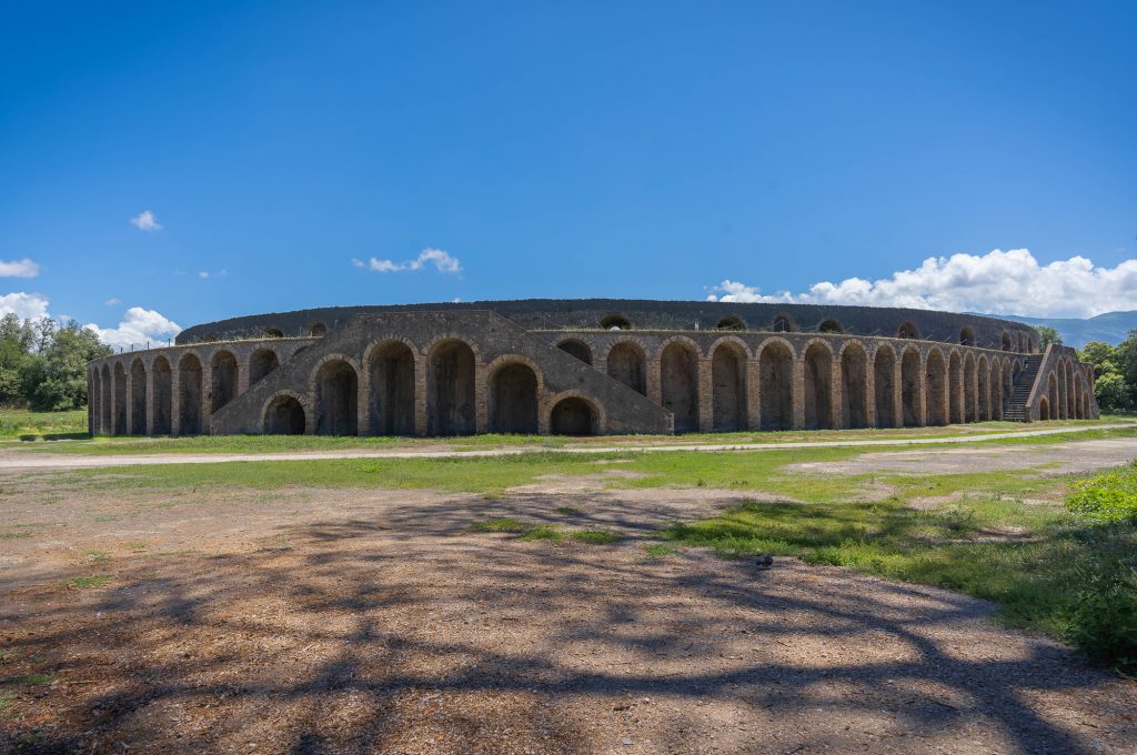 Esterno anfiteatro di Pompei