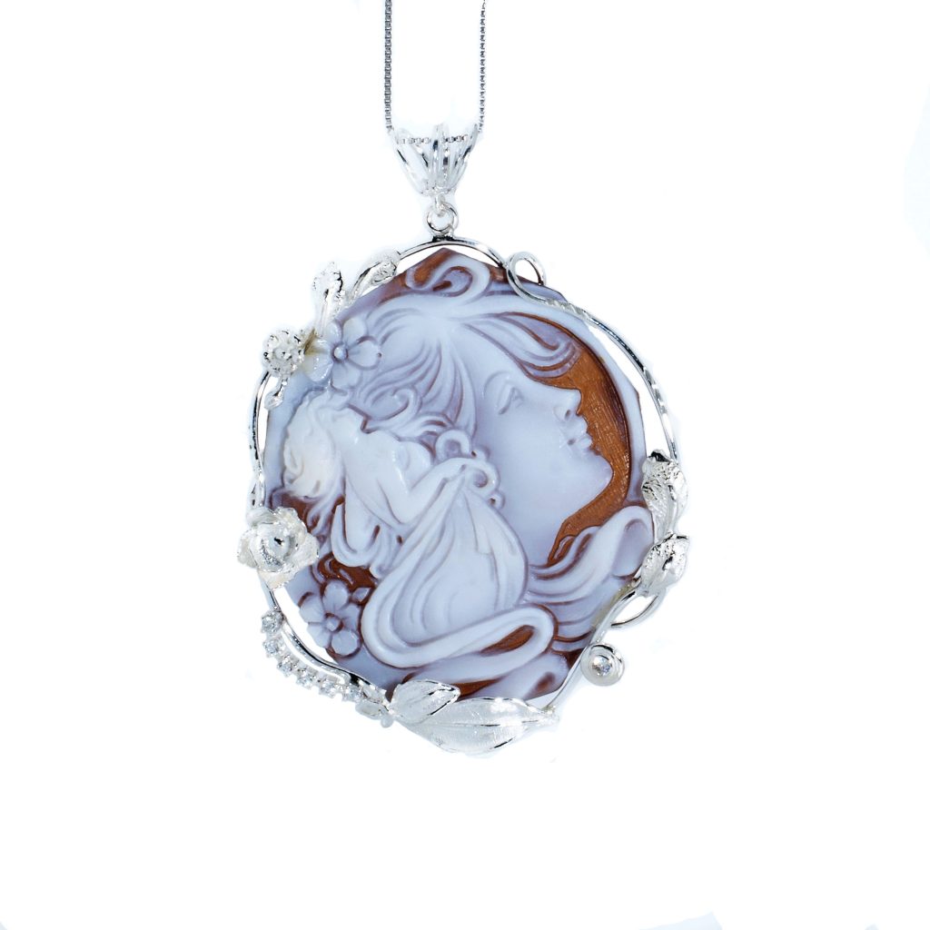 lady cameo pendant