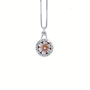 Collana con cammeo a fiore