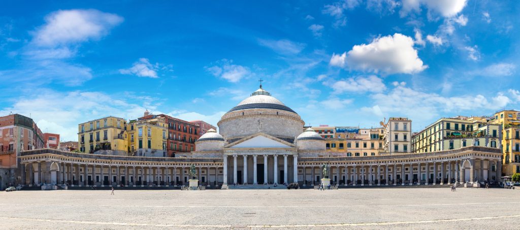 Piazza del plebiscito Napoli