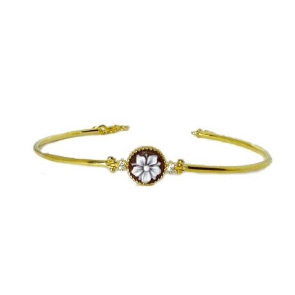 Bracciale con cammeo a fiore